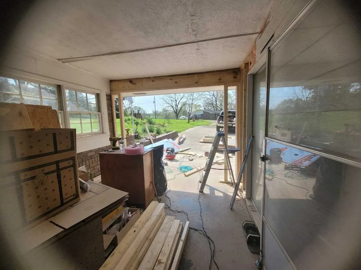 Air movers and dehumidifier for Water Mitigation Services in La Feria